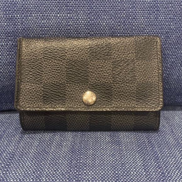 Louis Vuitton Other - Louis Vuitton Damier Graphite 6 Key